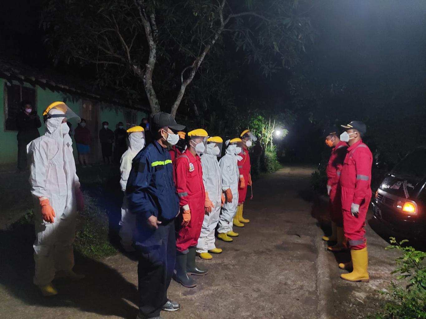 Pamulasaran Jenazah Terkonfirmasi Covid-19 di Sendangmulyo