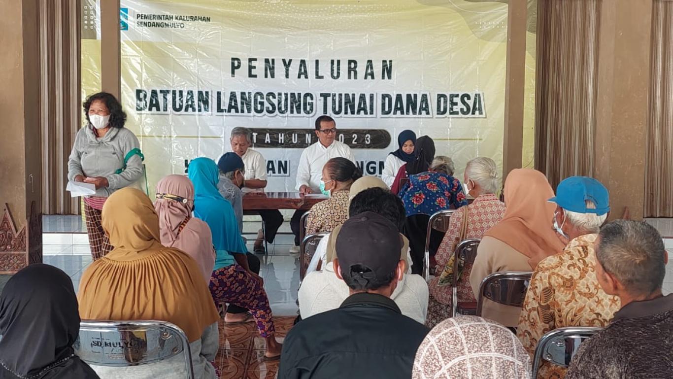 PENYALURAN BLT DD SALUR VII DAN VIII