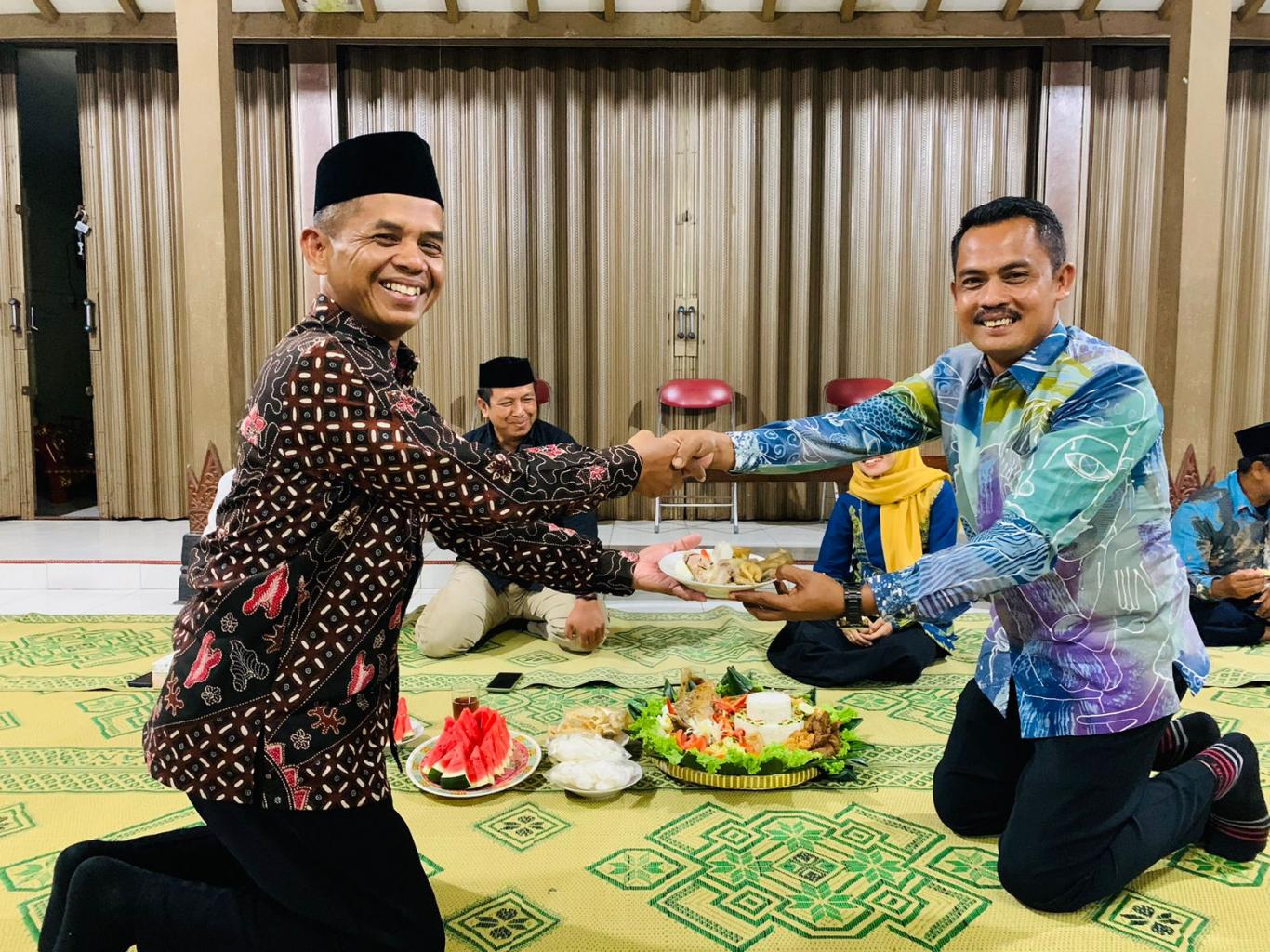 MALAM TIRAKATAN DAN SAMBANG PADUKUHAN