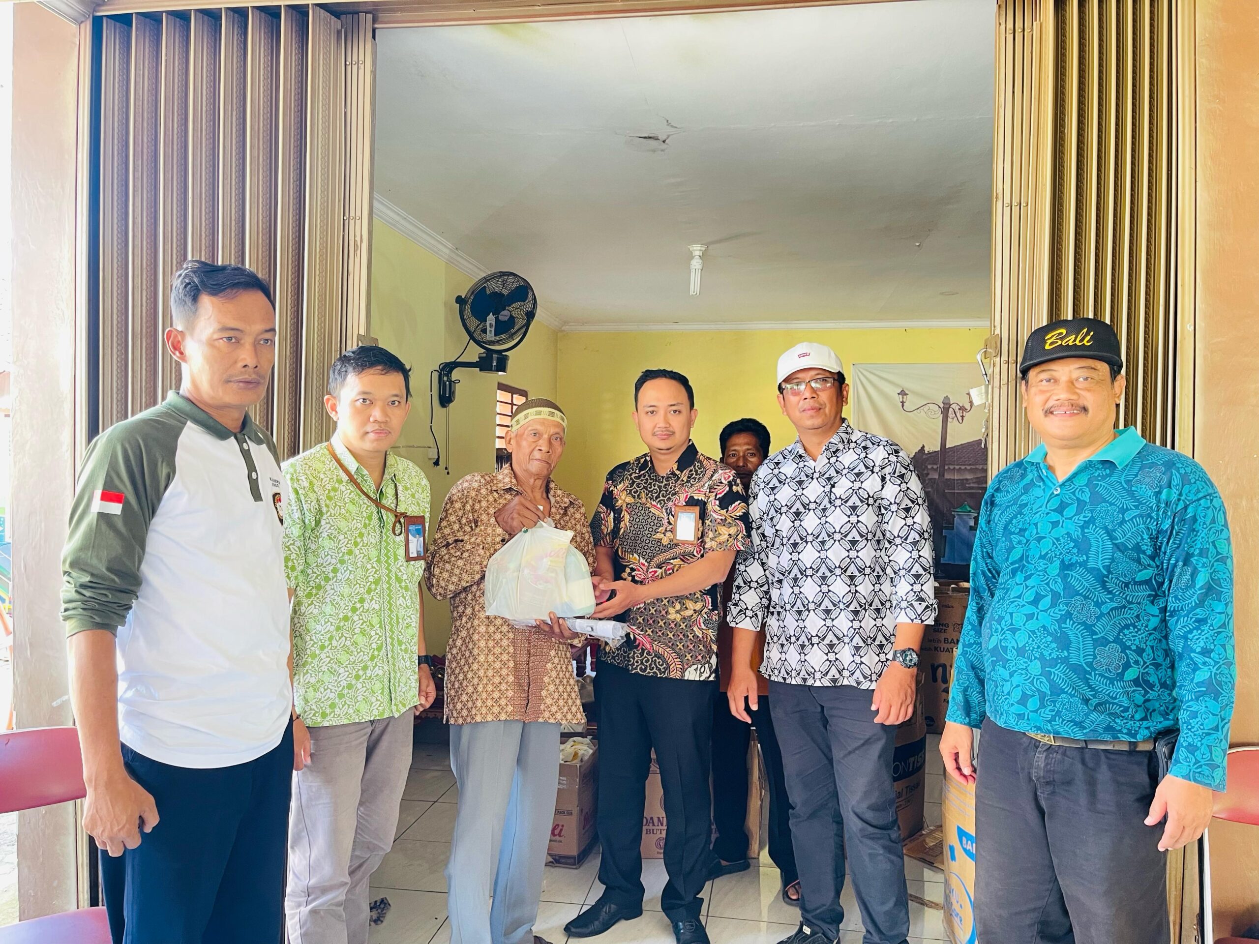 PASAR MURAH , BANTUAN PAKET SEMBAKO DAN GELAR UMKM