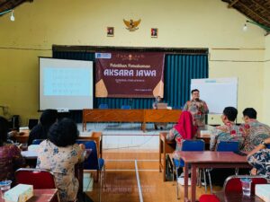 PELATIHAN PEMAHAMAN AKSARA JAWA : SEMANGAT LESTARIKAN BUDAYA LEWAT DIGITALISASI