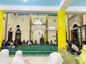 Safari Tarawih Pemkal Sendangmulyo Pererat Silaturahmi di Al Muttaqien Kwayuhan