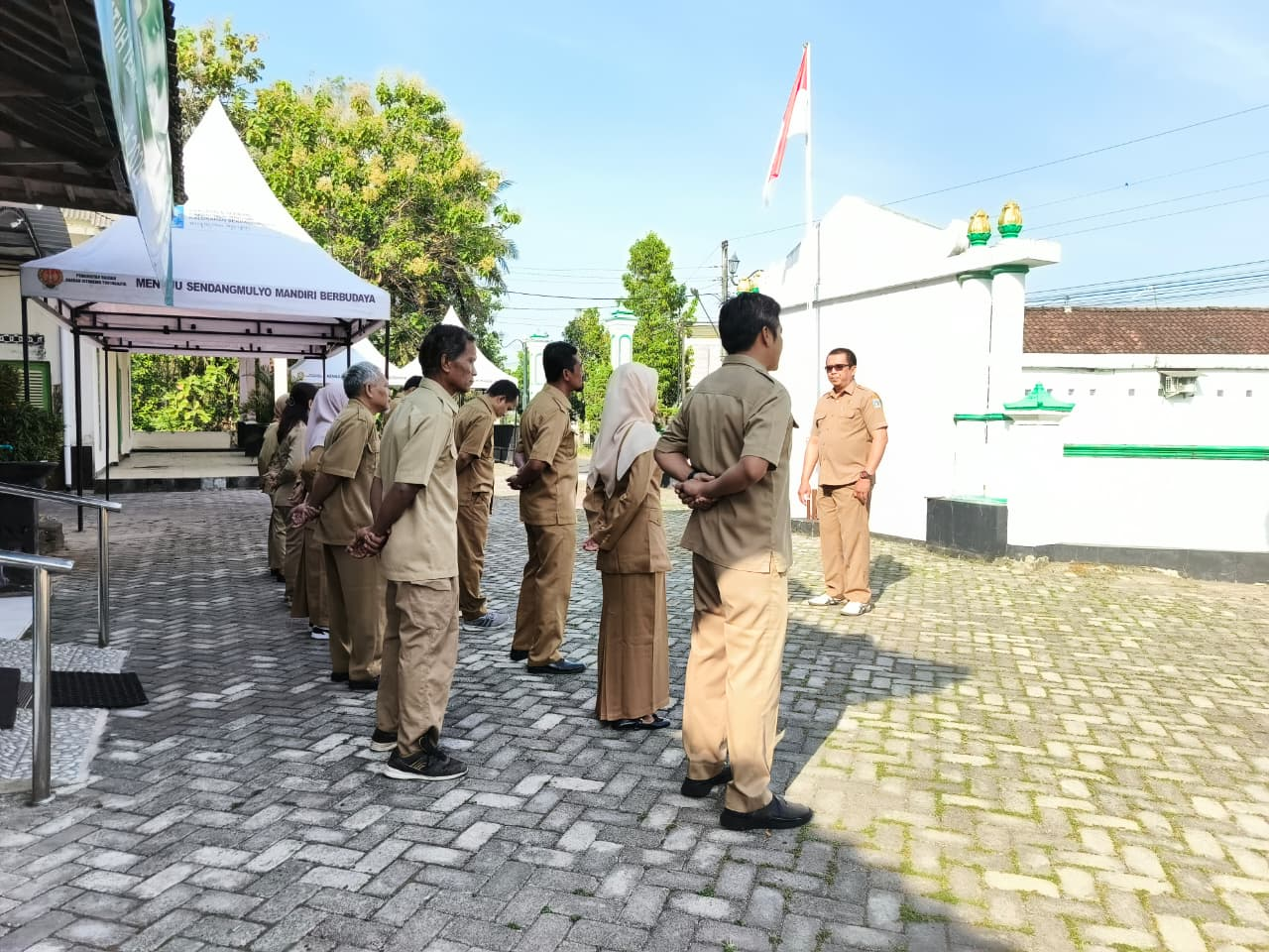 Apel Senin Pagi, Pemkal Sendangmulyo Evaluasi Program dan Matangkan Agenda Kerja